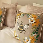 Hollicarrs - Bumblebee Lodge