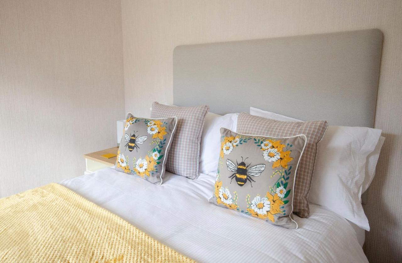 Hollicarrs - Bumblebee York